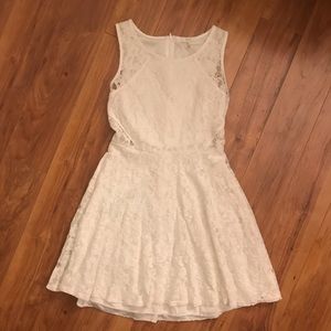 WHITE LACE DRESS